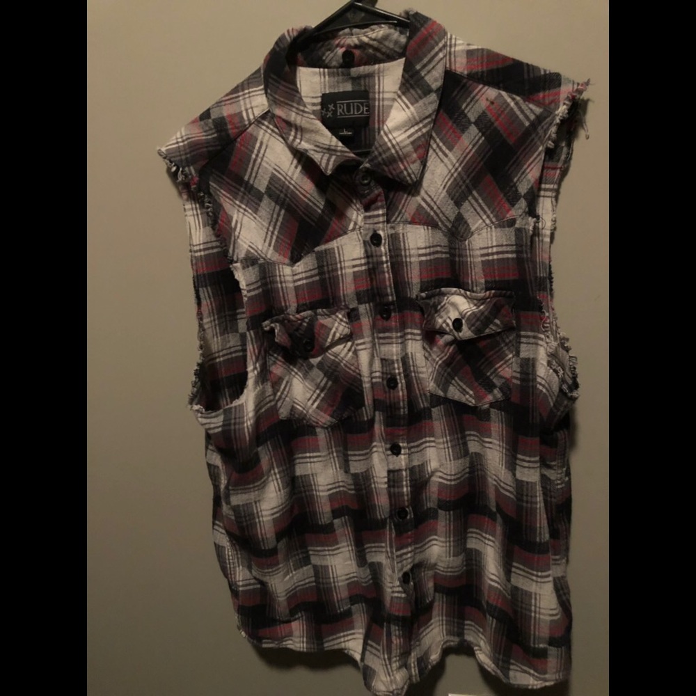 Sleeveless patterned flannel shirt